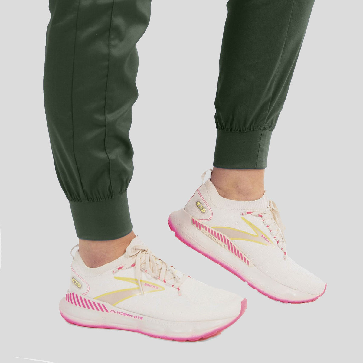 Womenβs Jogger Scrub Pant | Olive