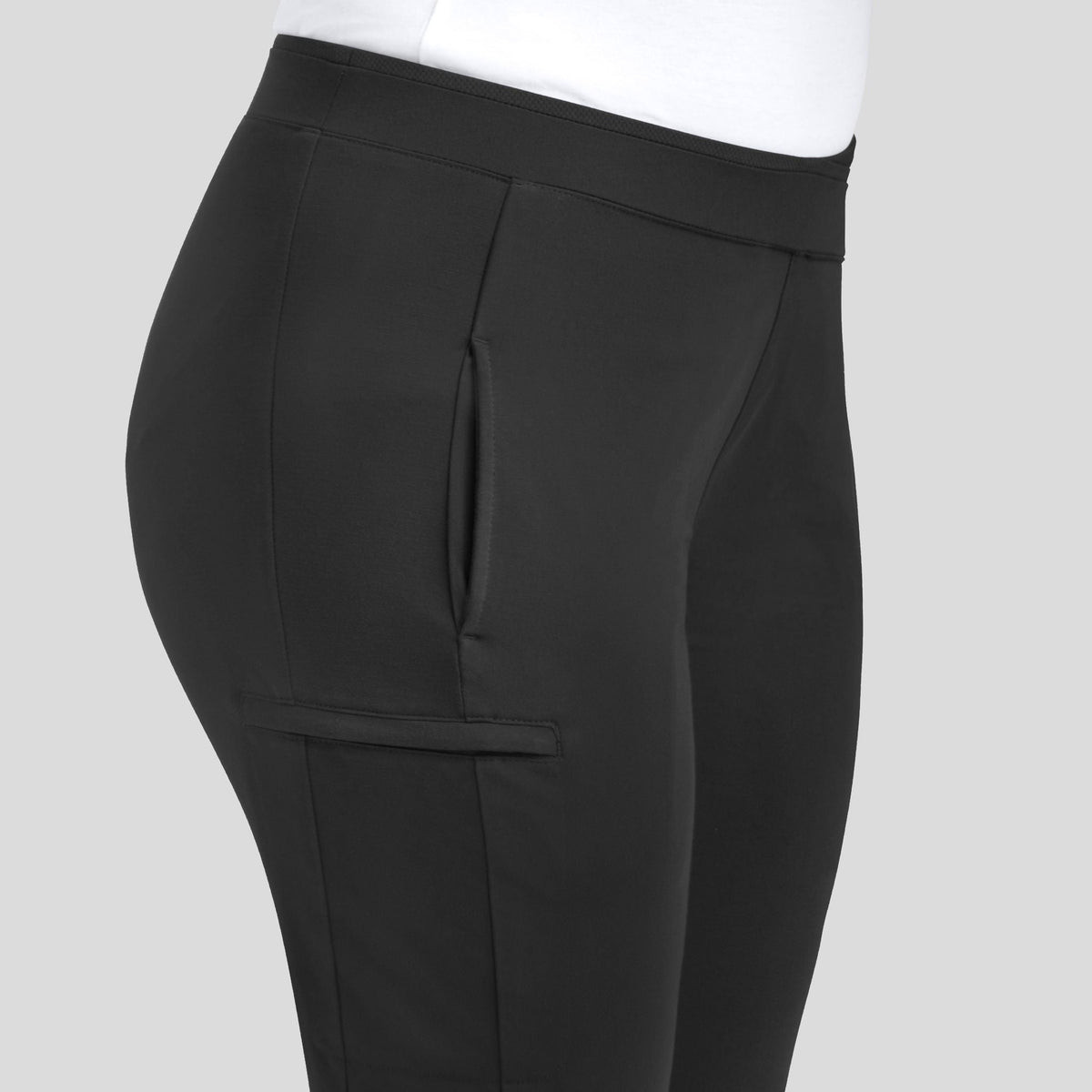 Maevn_Focus_60301_Black_waist_right