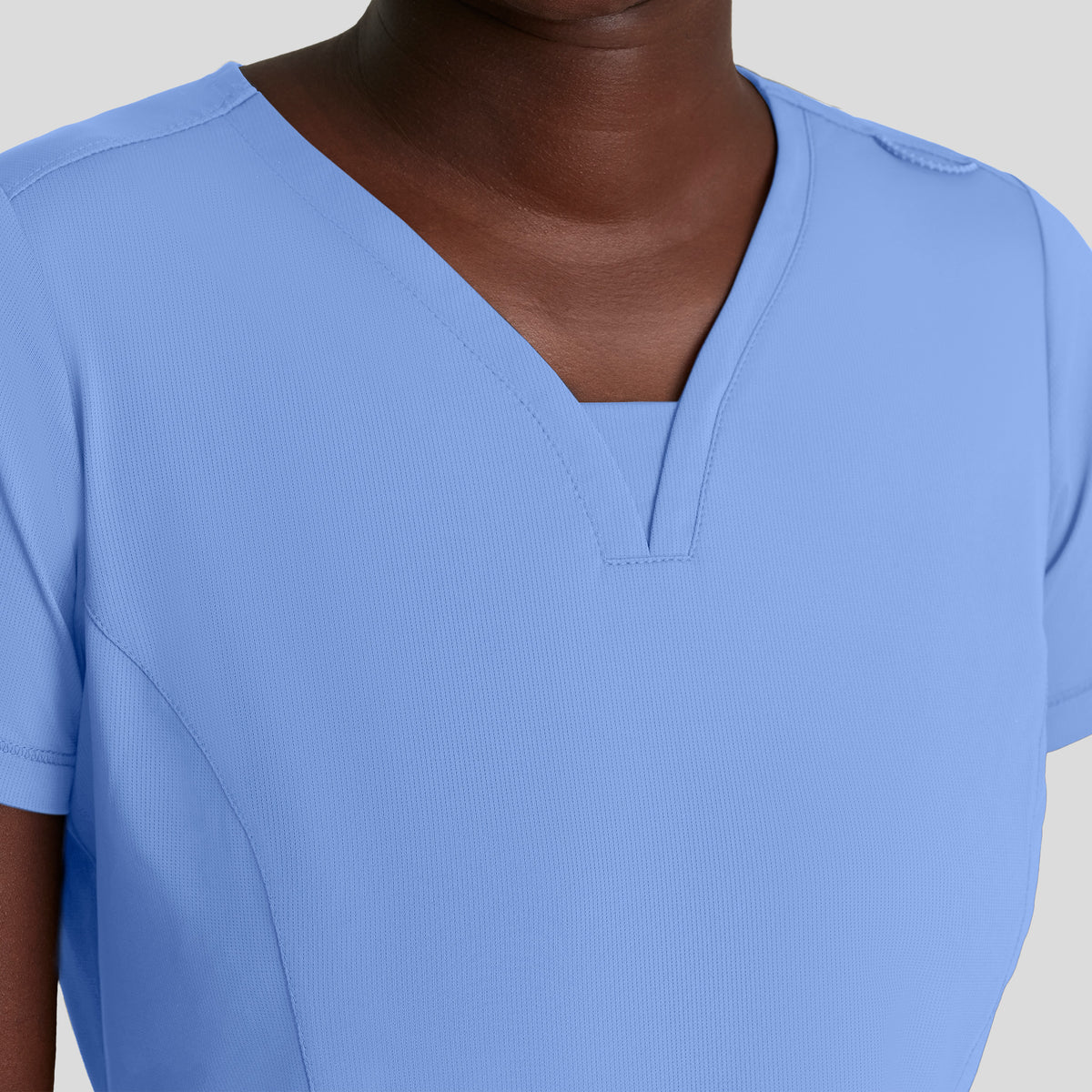 Serene 3-Pocket V-Neck Top | Ciel