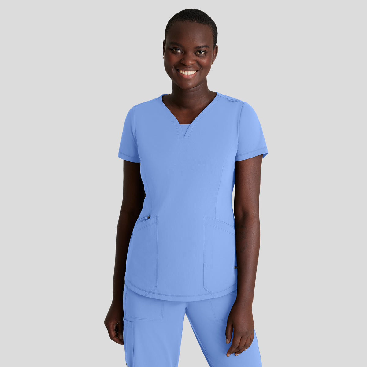 Serene 3-Pocket V-Neck Top | Ciel
